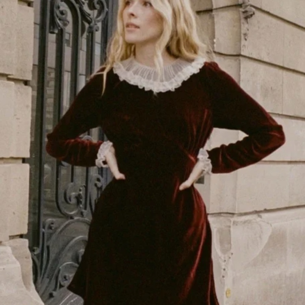 Doen Meltia M Velvet Dress with Lace Trim